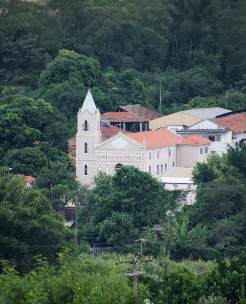 Vista de longe a Igreja de São Sebastião, no bairro Tatu em Limeira (SP) Foto Jornal Pires Rural
